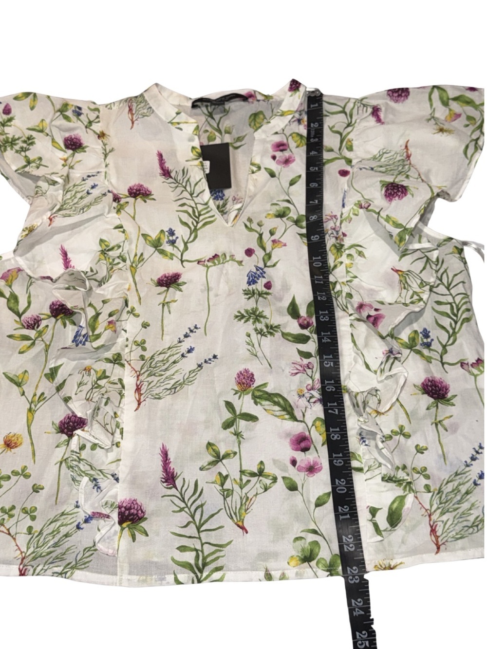 Marc New York Botanical Wildflower Ruffle Blouse -
Size Medium - Picture 7 of 13